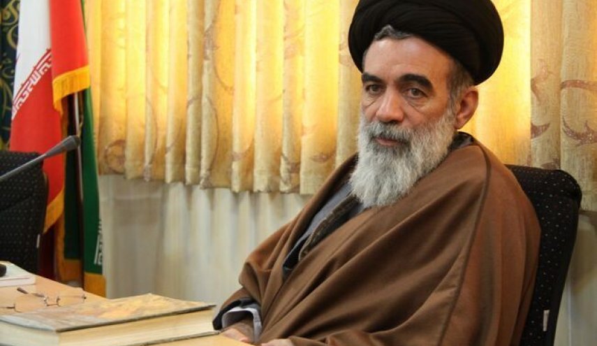 الامام الخامنئي يعيّن حجة الاسلام حسيني خراساني عضوا بمجلس صيانة الدستور