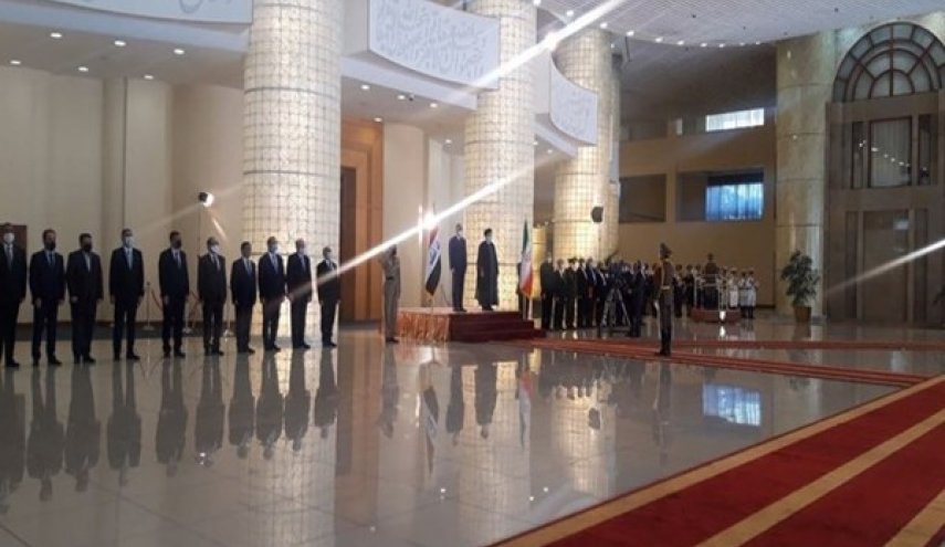 الرئيس الايراني يستقبل رسميا رئيس الوزراء العراقي