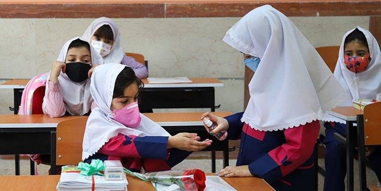 واكسيناسيون دانش‌آموزان از دو هفته آينده