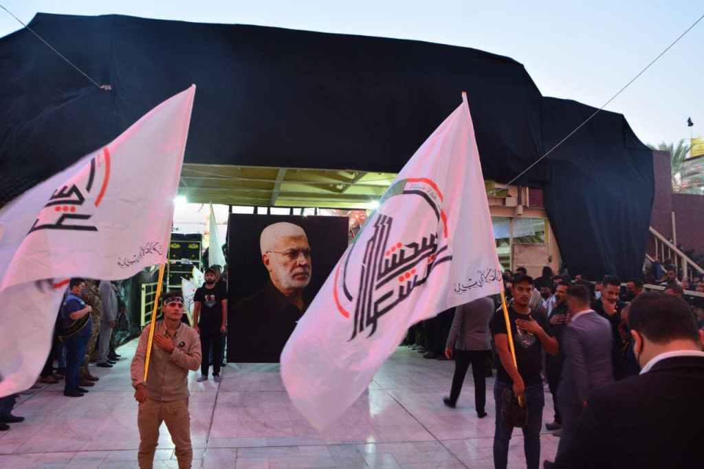 شاهد..صورة الشهيد المهندس تتقدم موكب بني عامر في الاربعينية