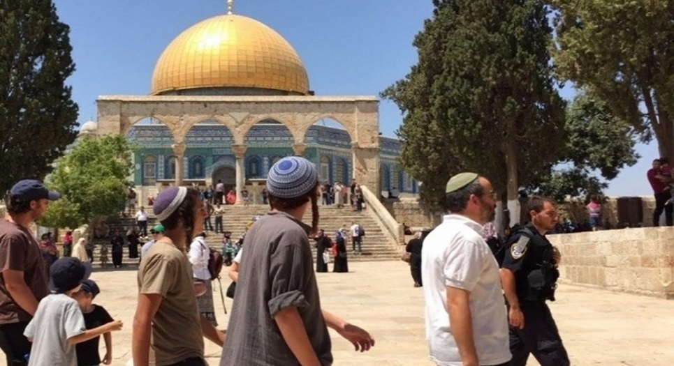 مستوطنون يقتحمون المسجد الأقصى ويؤدون صلوات صامتة في الجزء الشرقي
