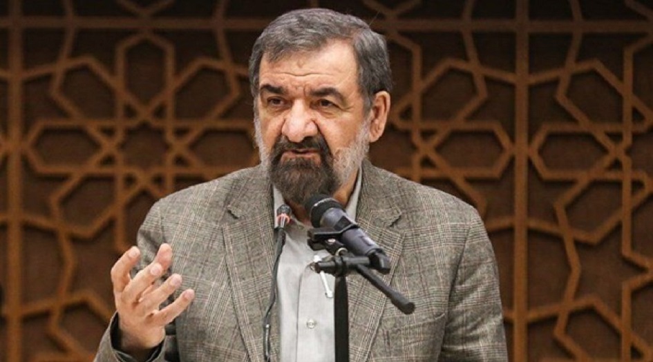 رضائي: جرائم اميركا في الحظر الاقتصادي ليست اقل من جرائم صدام وهتلر