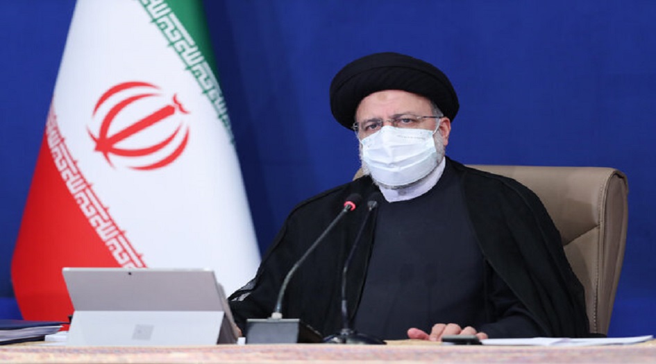 الرئيس الايراني  يؤكد على دعم اللقاحات المحلية الصنع