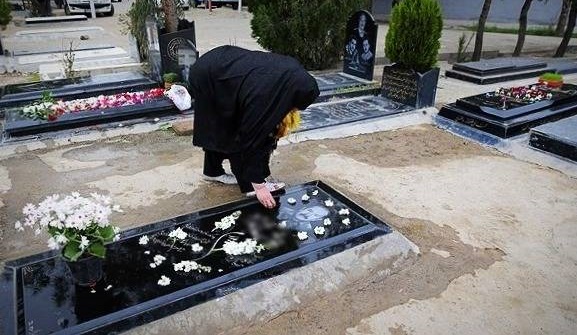 دليل ريختن آب روي قبر اموات چيست؟