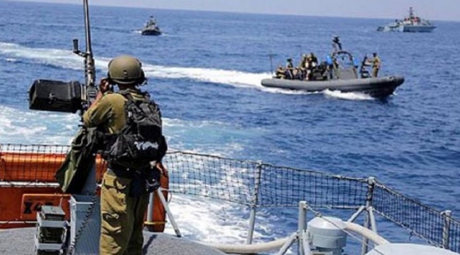 زوارق الكيان الصهيوني تطلق النار على مراكب الصيادين جنوب غزة