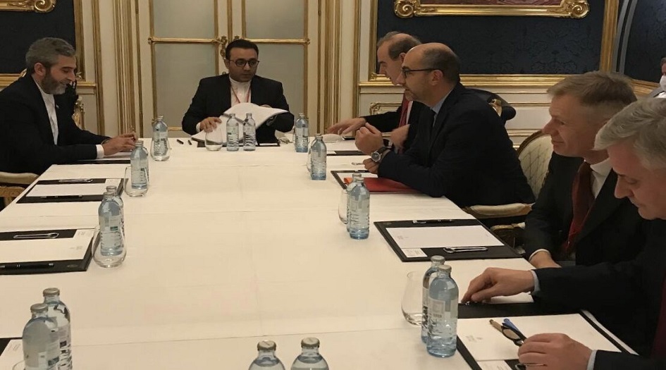كبير المفاوضين الإيرانيين يلتقي بممثلي ثلاث دول أوروبية ومورا