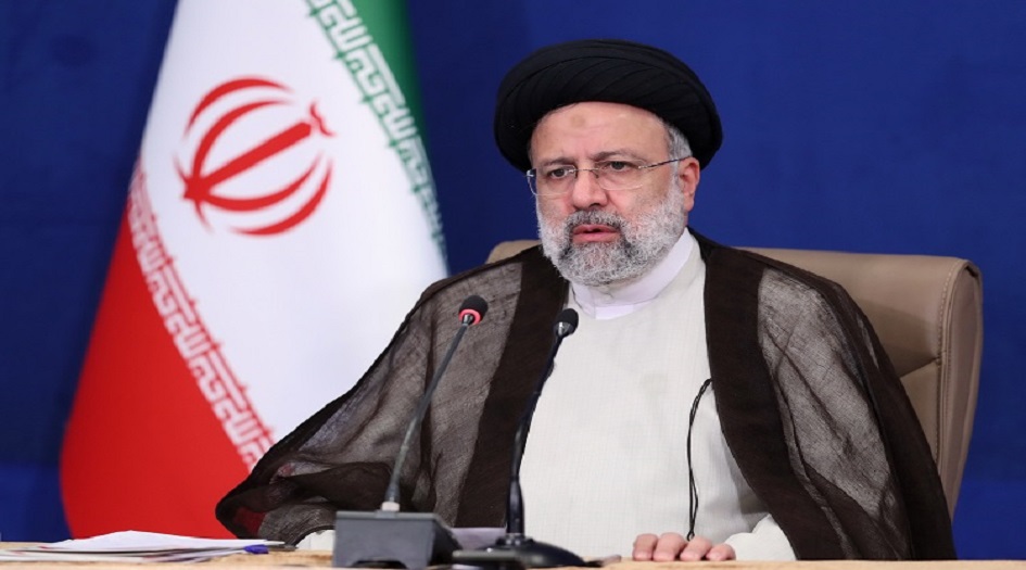 الرئيس الايراني  يؤكد على إكمال تطعيم النازحين الافغان بلقاح كورونا