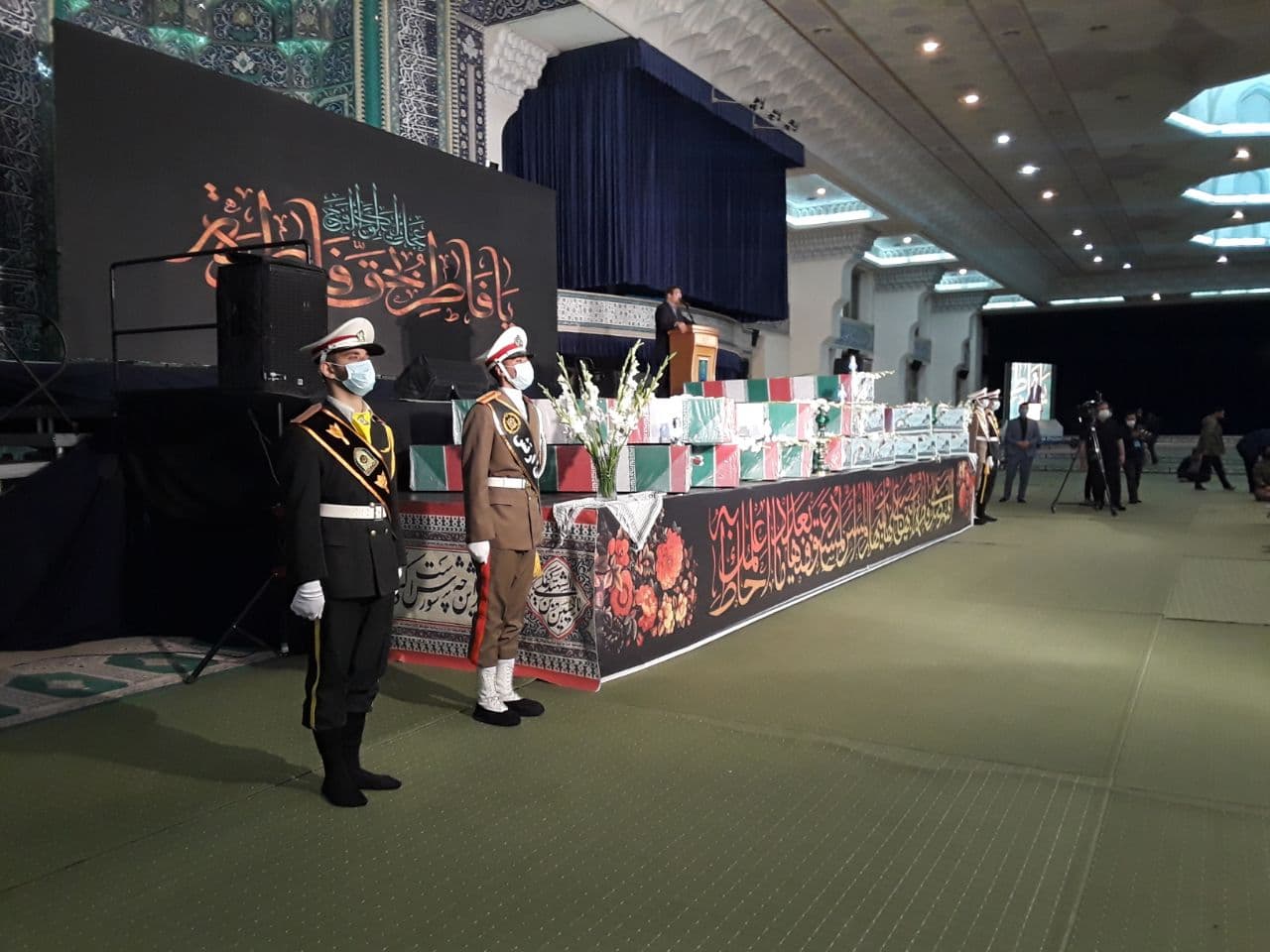 شب وداع با شهيدان گمنام وطن در مصلي تهران + عكس