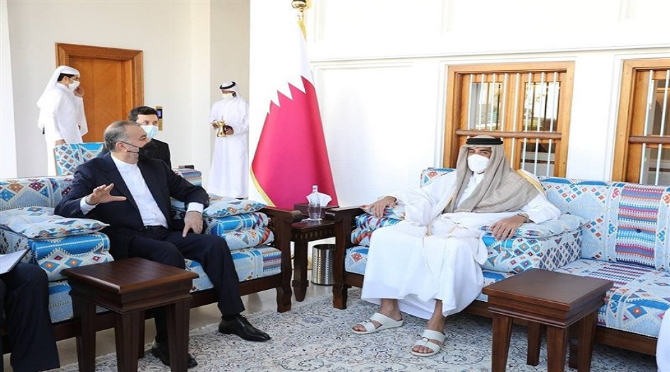 وزير الخارجية الإيراني يلتقي أمير قطر