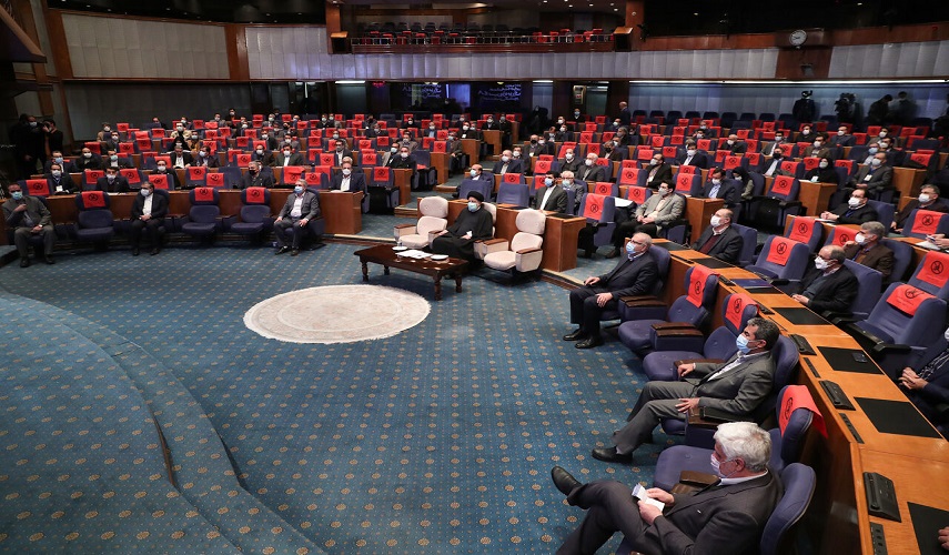 الرئيس الايراني يرعى عمليات تنفيذ لـ 48 مشروعا صناعيا كبيرا 