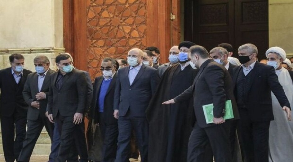 رئيس وأعضاء مجلس الشورى الاسلامي يجددون العهد مع مبادئ الامام الخميني (ره)