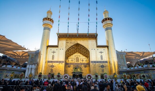 رونمايي از گلدسته طلايي حرم امام علي (ع)  +عكس