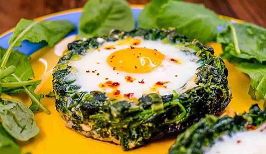 قوي مناعتك وأسنانك بوجبة البيض المقلي بالسبانخ.. اعرف فوائدها