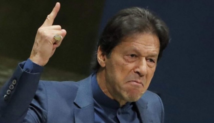 عمران خان يرفض الاستسلام ويحشد مناصريه لإسقاط الحكومة وفرض انتخابات مبكرة