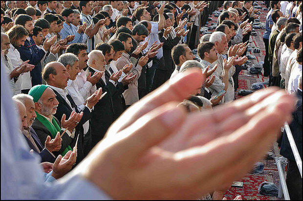 اقامه نماز عيد فطر در بيش از ۱۳۰۰ بقعه متبركه در سراسر كشور