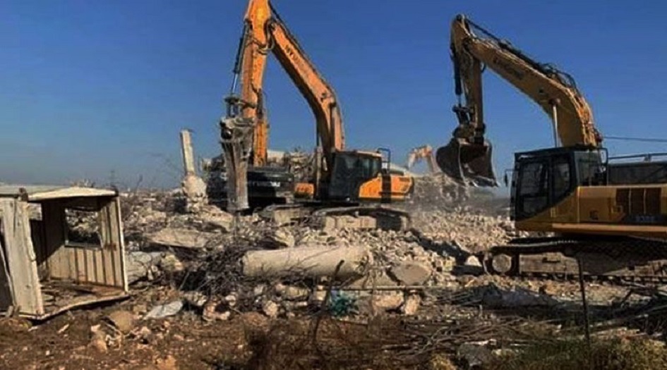 فلسطين المحتلة ... الاحتلال يحارب بيوت الله ويهدم مسجدًا في قلقيلية 