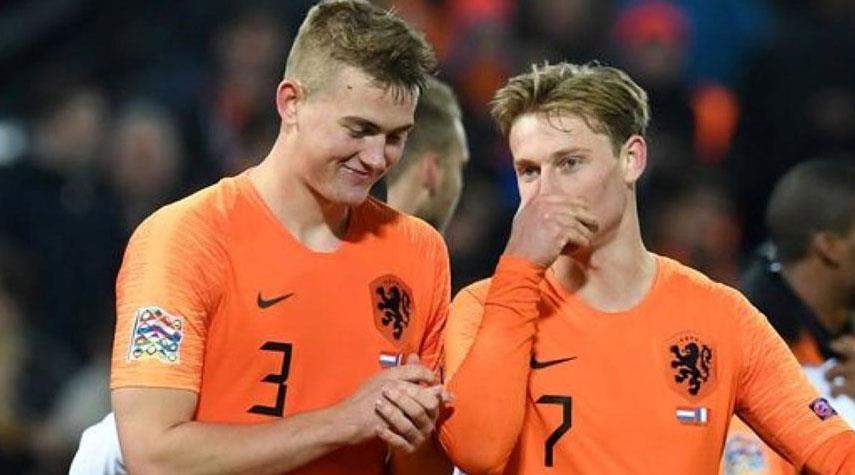 دي يونج : مع المنتخب ألعب بشكل أفضل من برشلونة
