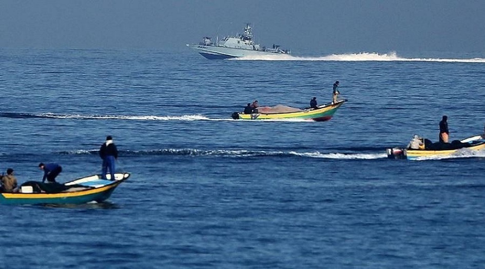 فلسطين المحتلة ...  الاحتلال يستهدف مراكب الصيادين