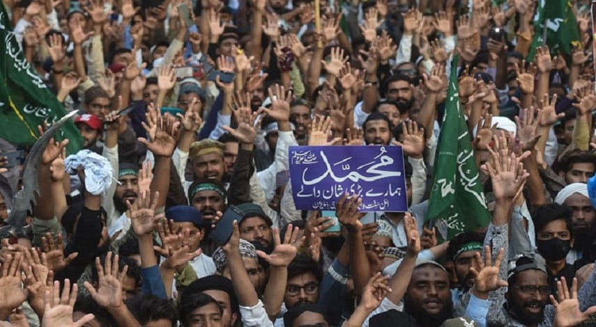 المحكمة العليا بالهند تطالب "شارما" بالاعتذار عن تصريحاتها المسيئة للرسول (ص)