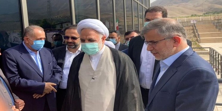 تدشين خط إنتاج أدوية ايرانية مضادة للسرطان وامراض القلب