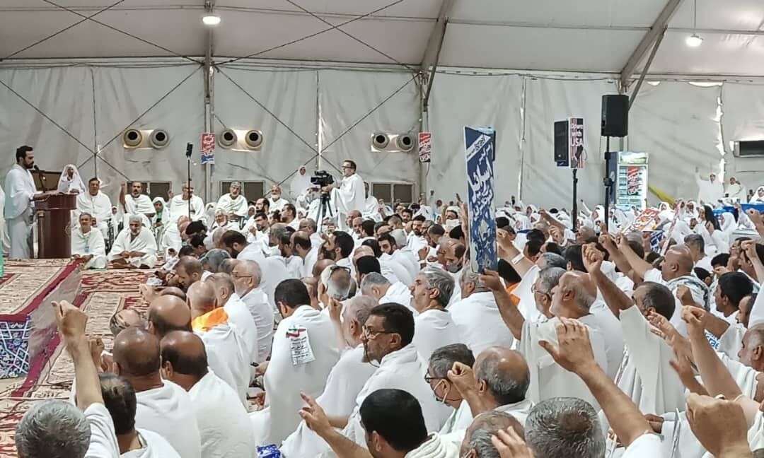 الحجاج الايرانيون يدينون التطبيع مع الكيان الصهيوني