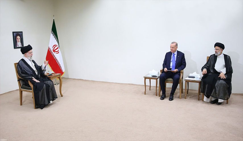  الامام الخامنئي لاردوغان  : اي هجوم على شمال سوريا سيخدم الارهابيين فقط