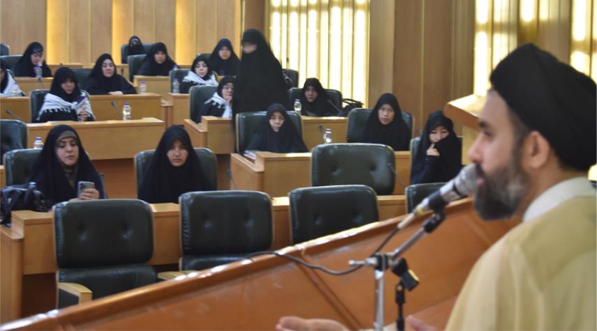 العتبة الرضوية تنهي الدورة التعليمية لمعلمي القرآن