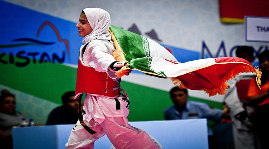 فتيات إيران يتوجن بلقب العالم للتايكواندو
