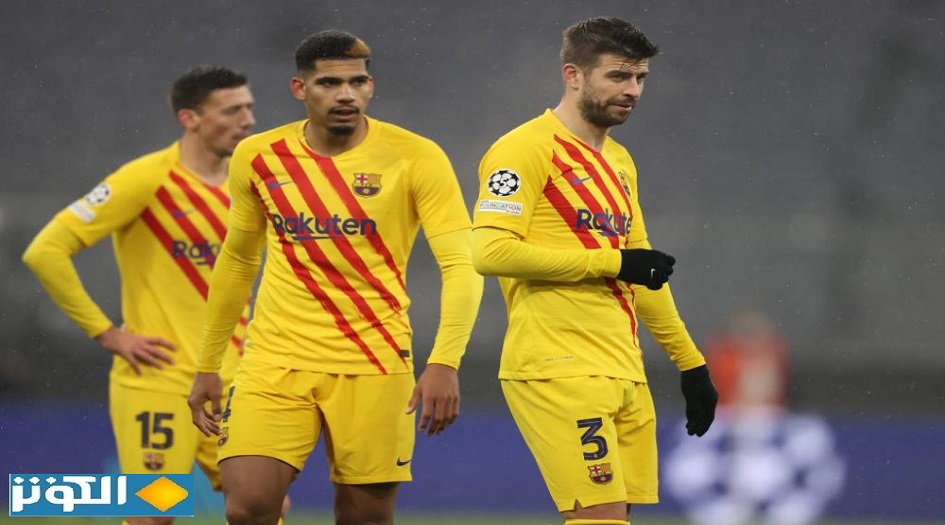 مدافع برشلونة يضحي للبقاء في الفريق