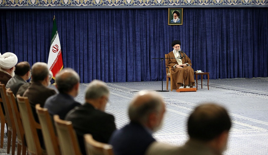 الامام الخامنئي: الثورة الاسلامية غيرت ثقافة "نحن لسنا قادرين" بالإنجازات العظيمة