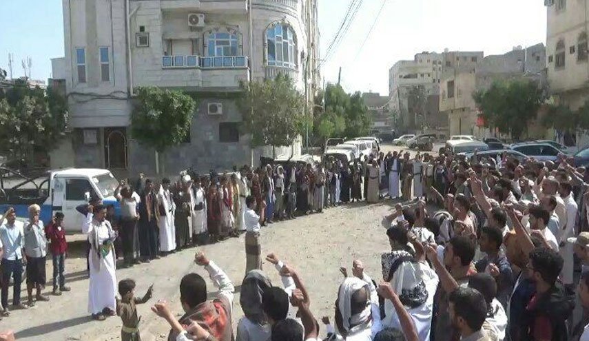 وقفات احتجاجية تنديدا بتدخل أمريكا ورفضها للسلام ووقف العدوان بالحديدة