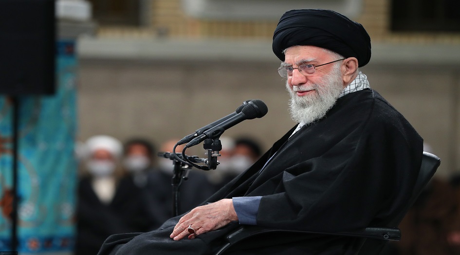 الامام الخامنئي: يوم 11 شباط سطر الشعب الايراني ملحمة بالمعنى الحقيقي 