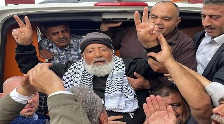 بعد 17 عاماً ... الاحتلال يفرج عن شيخ الأسرى فؤاد الشوبكي