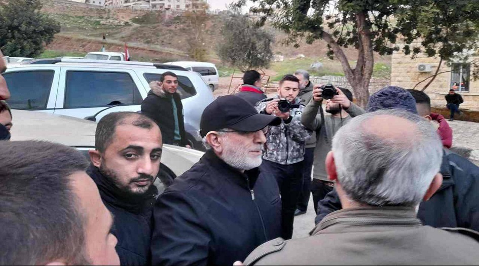 للمرة الثانية ... العميد قاآني يزرو مناطق الزلزال في سوريا 