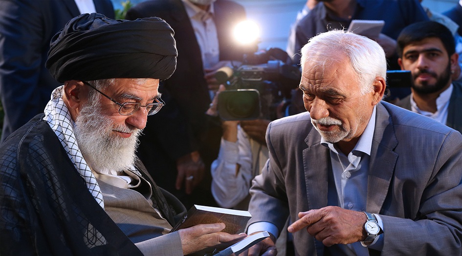 الامام الخامنئي يعزي بوفاة الشاعر الثوري "عباس براتي بور"