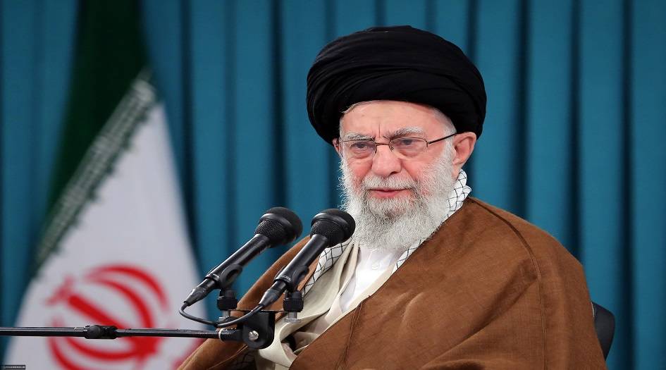 الامام الخامنئي: "العزة" تعني تجنب دبلوماسية الاستجداء