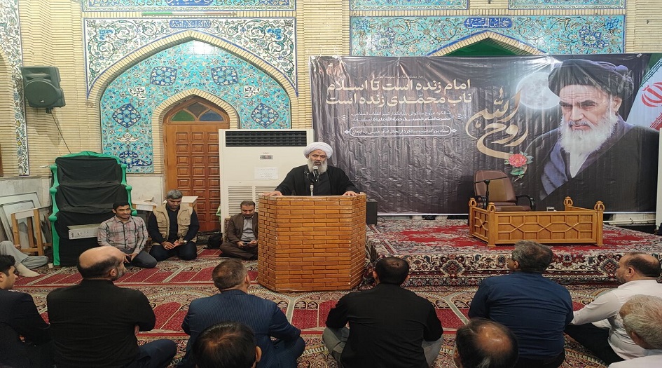 عضو مجلس خبراء القيادة: الإمام الخميني (رض) أسس الثورة الإسلامية على أساس شعار "لا شرقية ولا غربية "