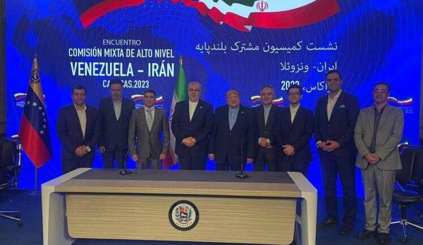تفاصيل إبرام 3 عقود نفطية بين إيران وفنزويلا