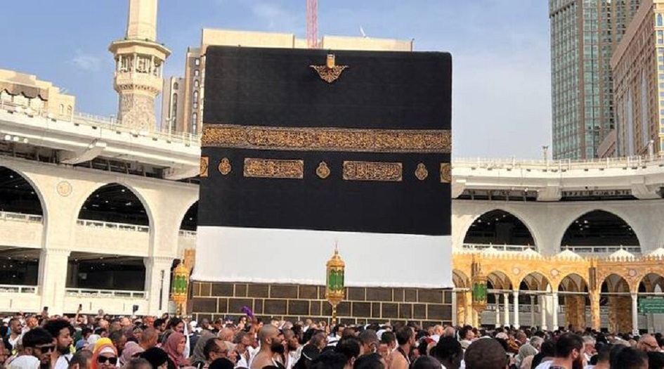 بحضور اكثر من مليوني حاج ... بدء مناسك الحج  