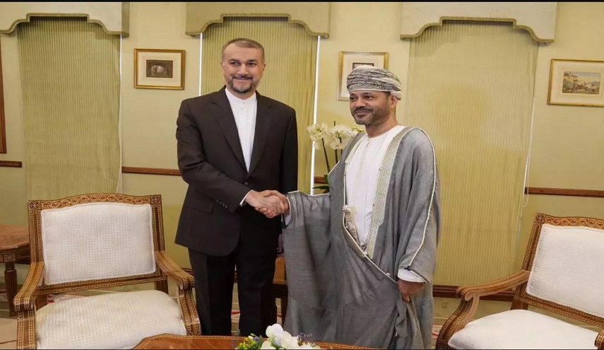 وزير الخارجية الايراني يستقبل نظيره العماني في طهران