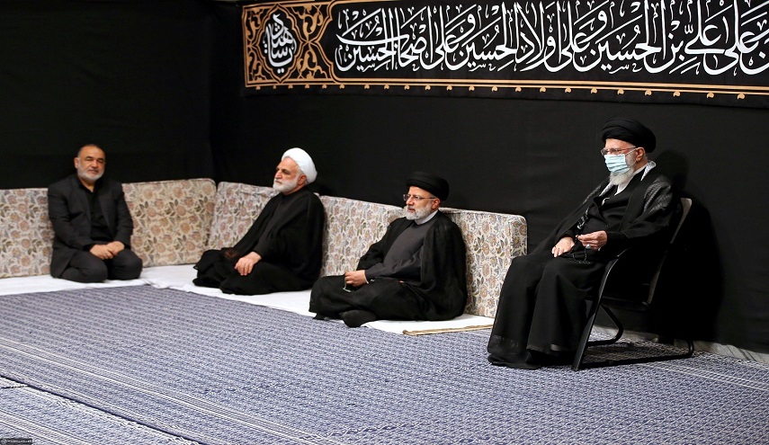 شاهد.. مجلس عزاء ليلة التاسع من محرم بحضور  الامام الخامنئي