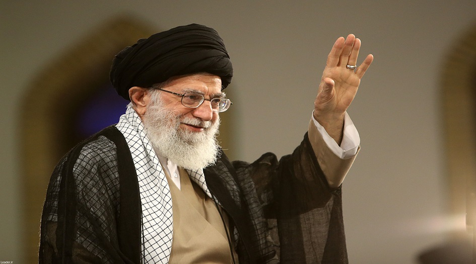 العميد تنكسيري  ينقل تحيات  قائد الثورة إلى منتسبي المنطقة البحرية الرابعة للحرس الثوري