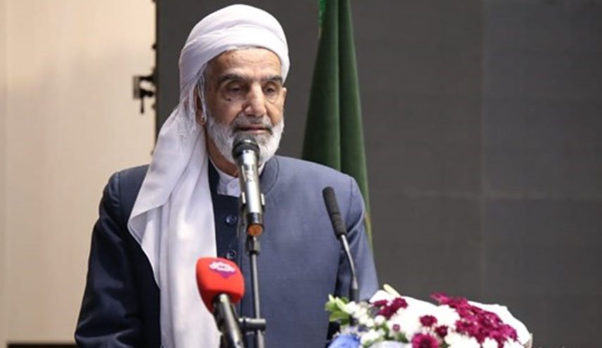  امام جمعة سنندج: الأربعين رمز للوحدة بين الشيعة والسنة في البلاد 