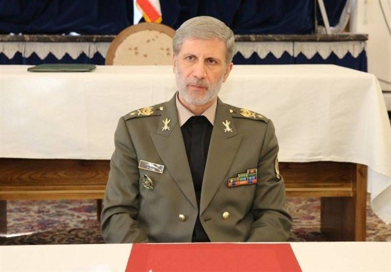 ايران..العميد حاتمي: ننتج 750 فئة من المنتجات الدفاعية