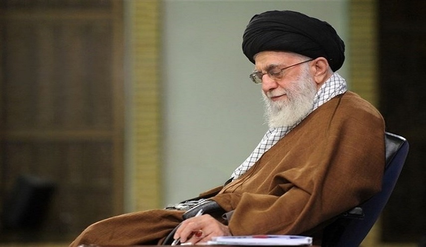 الامام الخامنئي: الشهداء قدوة خالدة لجميع الاجيال 