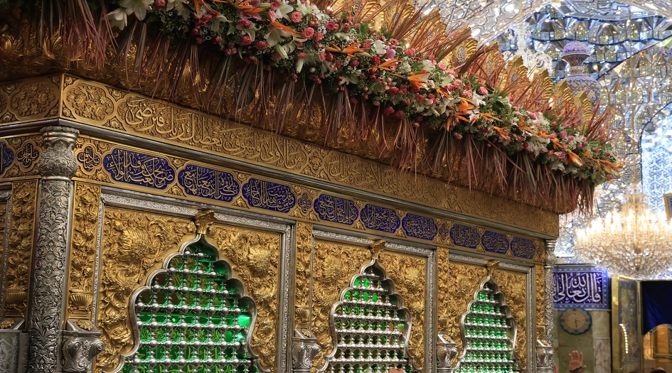 شاهد ... تزيين ضريح  أبي الفضل العباس احتفاء بالمولد النبوي