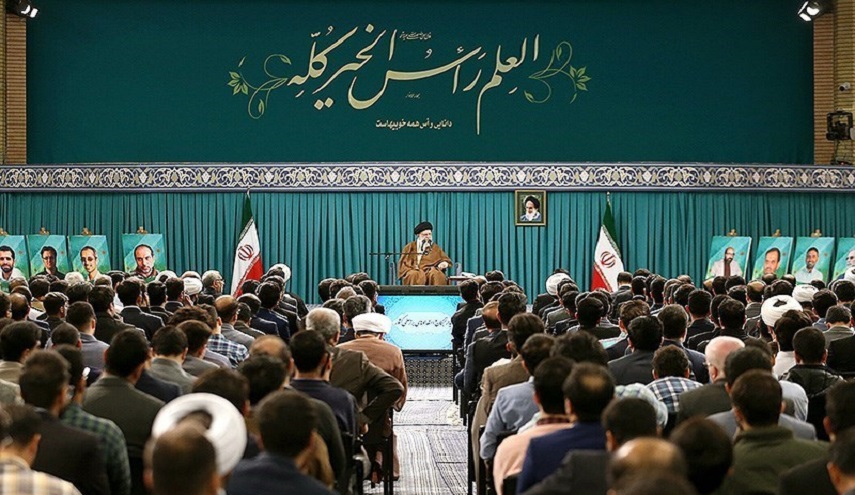  الإمام الخامنئي: إذا استمرت جرائم الكيان الصهيوني فلن يستطيع أحد إيقاف المسلمين وقوى المقاومة 