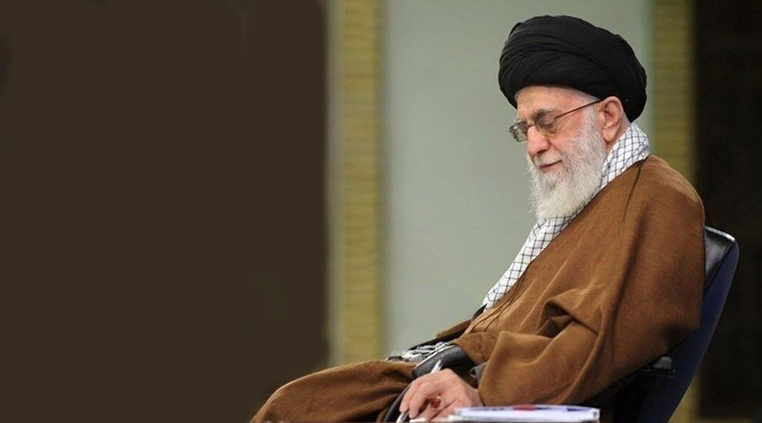 الامام الخامنئي يبلغ السياسات التنموية العامة ذات التوجه البحري 
