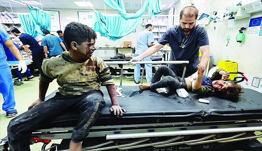 جيش الاحتلال يقتحم مستشفى الإندونيسي شمال غزة ويقتل جرحى 