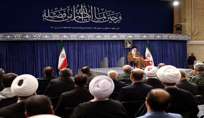 الامام الخامنئي : الشهداء هم الهوية الوطنية للشعب الايراني ولا يمكن نسيانها 